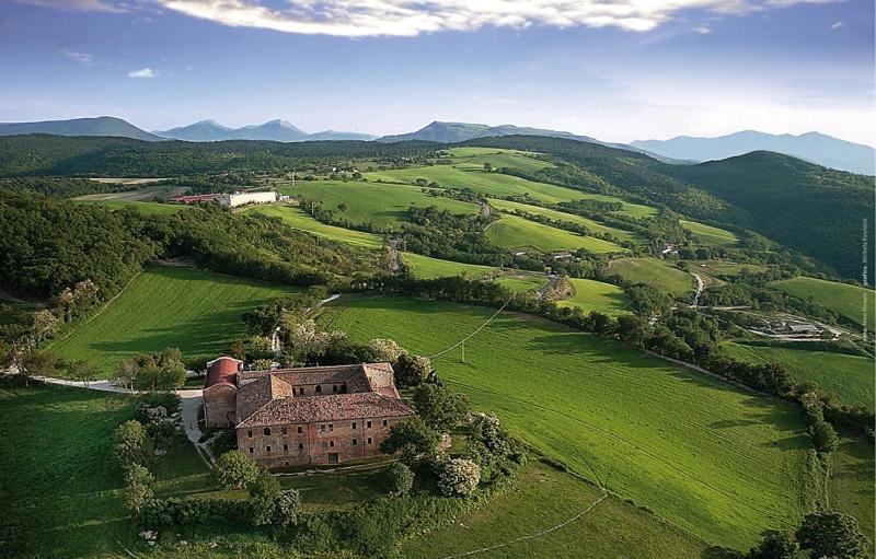 Agriturismo Girolomoni - Locanda Isola del Piano Buitenkant foto