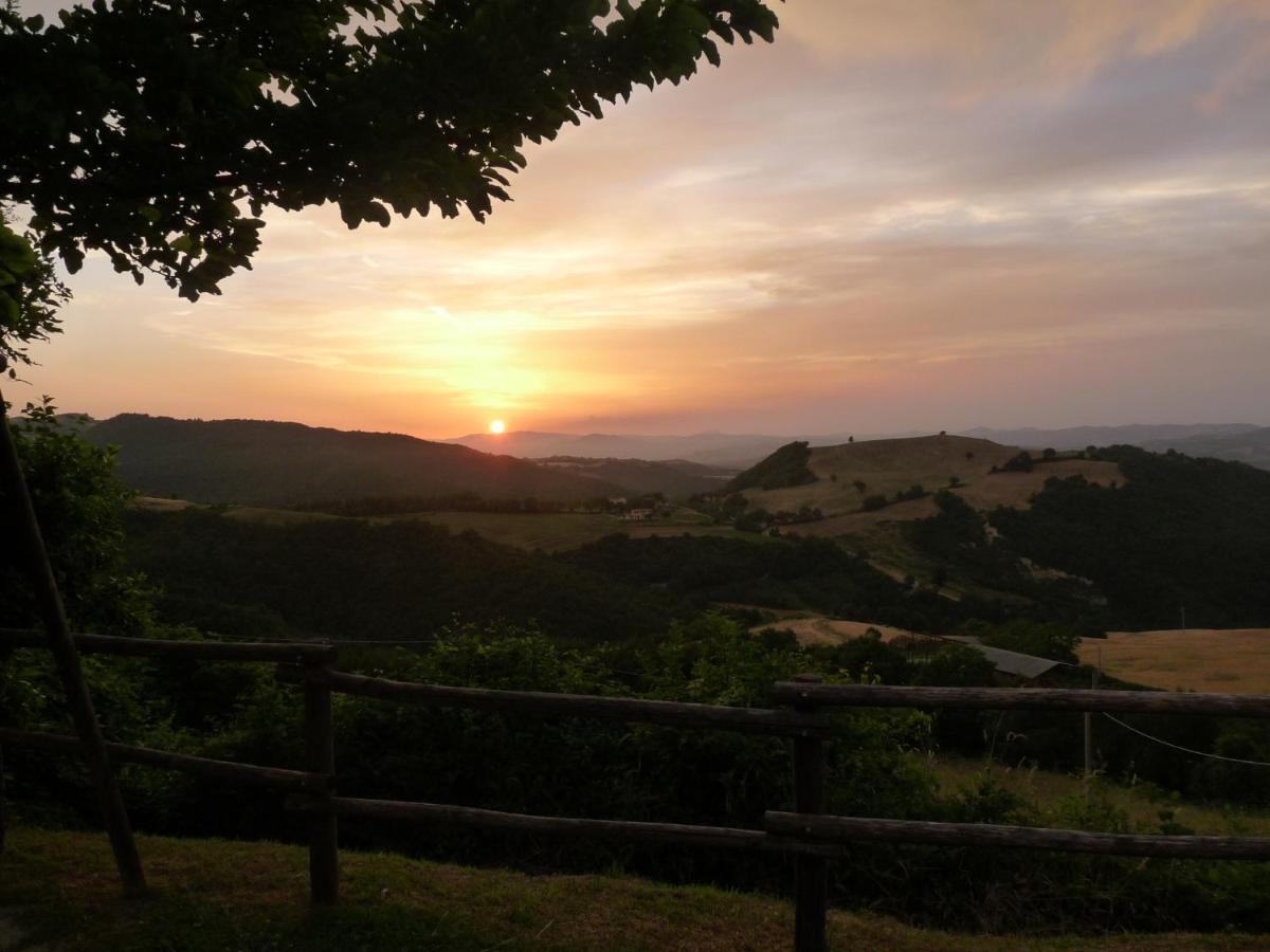Agriturismo Girolomoni - Locanda Isola del Piano Buitenkant foto