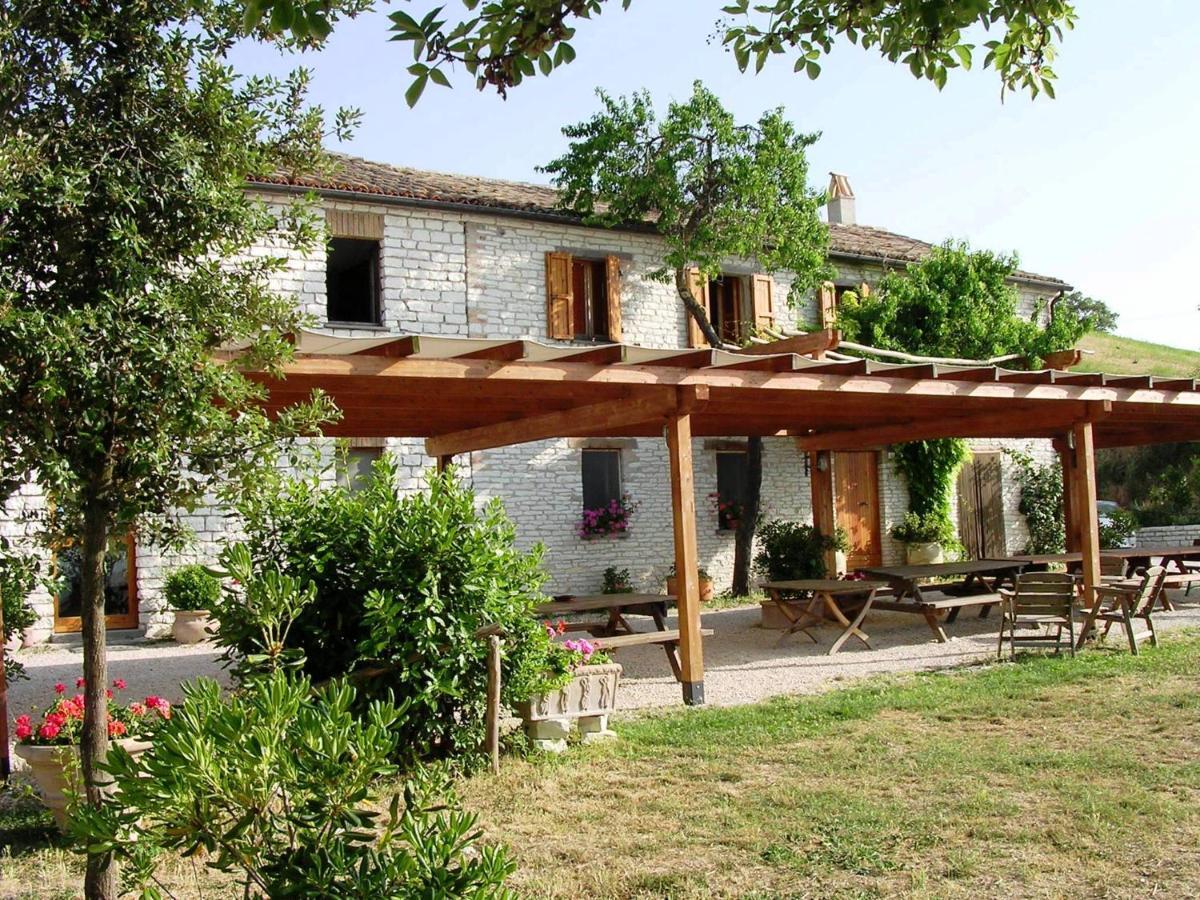 Agriturismo Girolomoni - Locanda Isola del Piano Buitenkant foto